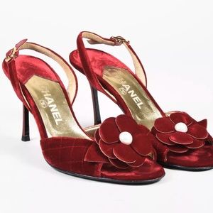 🔥🔥SOLD🔥🔥 CHANEL sandals barely worn.